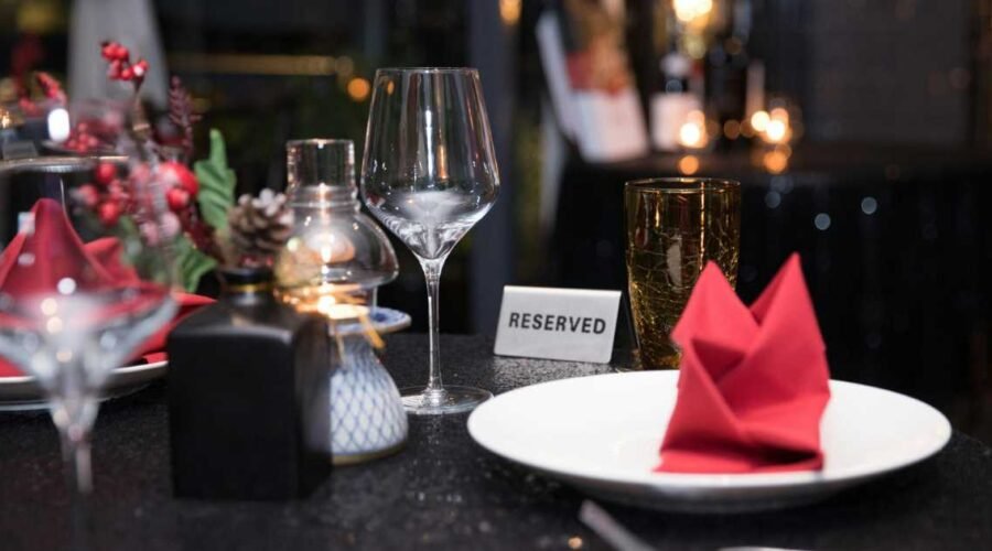 Why Online Restaurant Reservations Are the Future of Dining
